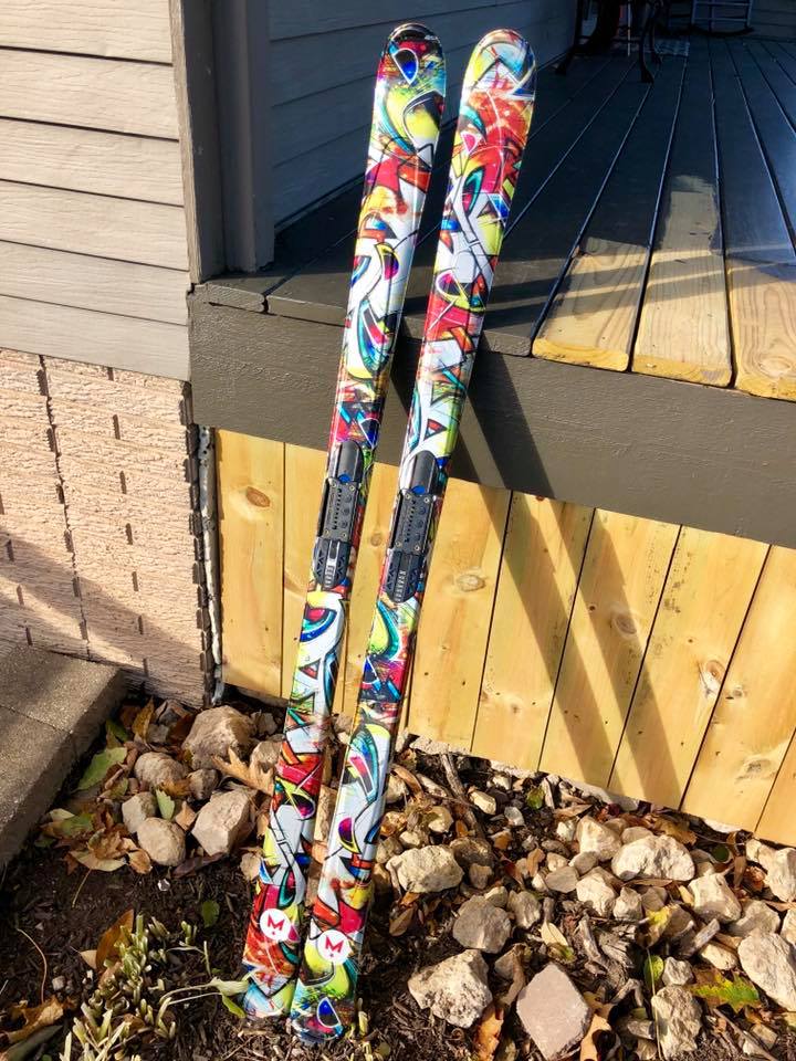 Graphics on skis